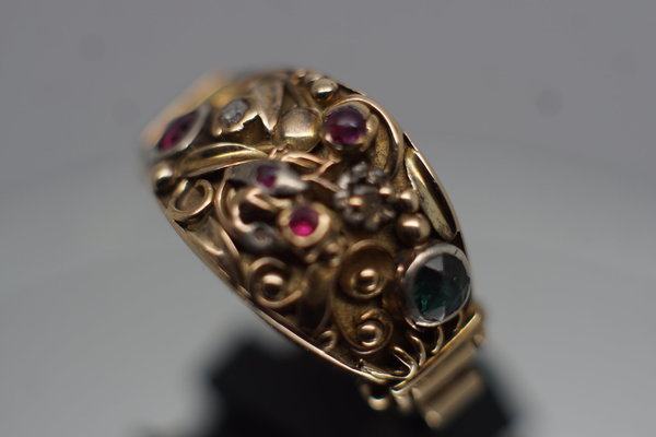 Antiker Damen-/Herrenring 585er 14 Karat Gelbgold mit Rubin, Smaragd, Diamant