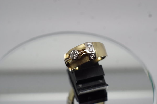 Ausgefallener Ring 585er 14 Karat Gelbgold mit Brillanten