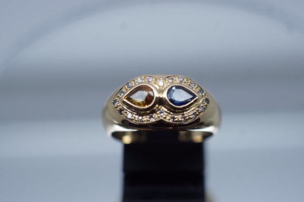 Saphir-Brillant Ring 750er 18 Karat Gelbgold mit 2 Saphiren und zahlreichen Brillanten