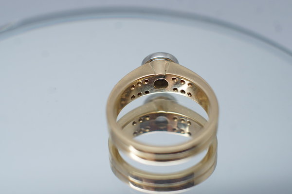Goldschmiede Ring aus Augsburger Meisterwerkstatt 750er 18 Karat Gelbgold mit 0,7 ct. Brillant