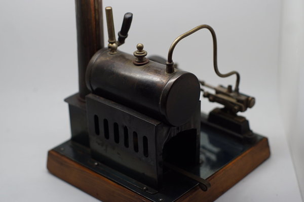 1902-07 Alte Bing/Carette Dampfmaschine auf Holzsockel "A. Goldschmid Sohn Zürich" Selten
