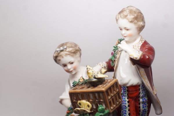 Antikes Porzellan Figurenpaar " erste pupertäre Begegnung", Porzellanmanufaktur KPM Neapel Italien