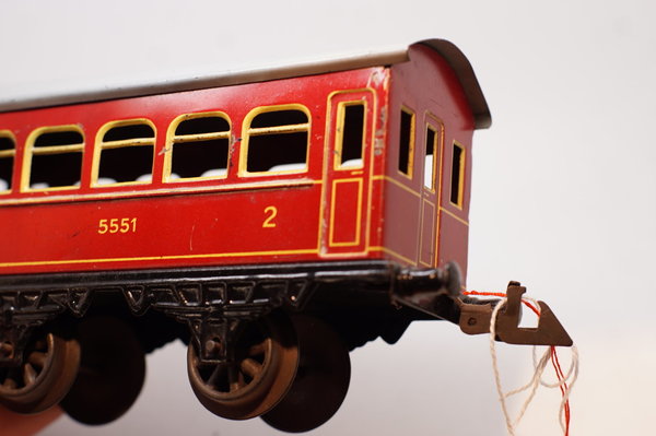 3 Doll Personenwagen 5/551 5551 Spur 0, 2 mal grün und 1 mal rot