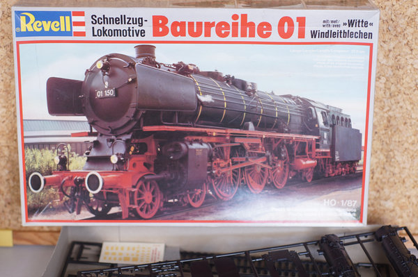 Modellbausatz Schnellzug - Lokomotive Revell Baureihe 01 H0 1:87
