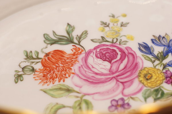 Durchbruchkorb der Porzellan-Manufaktur Ludwigsburg, floral handbemalt