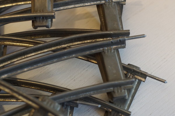Konvolut 11 mal gebogene Schiene für 8er Kreis Spur 0 Uhrwerk, Hersteller unbekannt