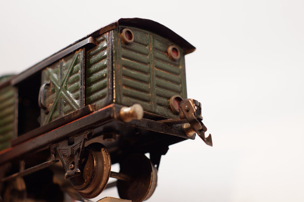 Märklin Gepäckwagen/Güterwagen 1929 B grün Spur 0 mit BRH und Schlussleuchte im Karton