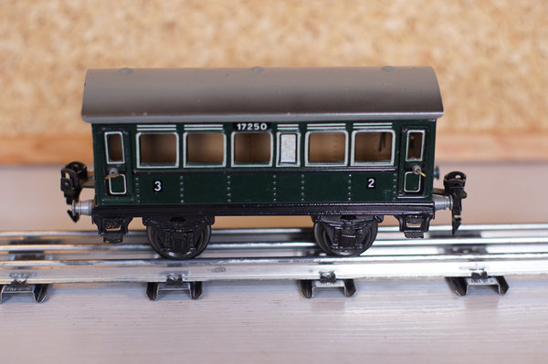 Märklin Personenwagen grün 1725 Spur 0 17250 schöner Zustand