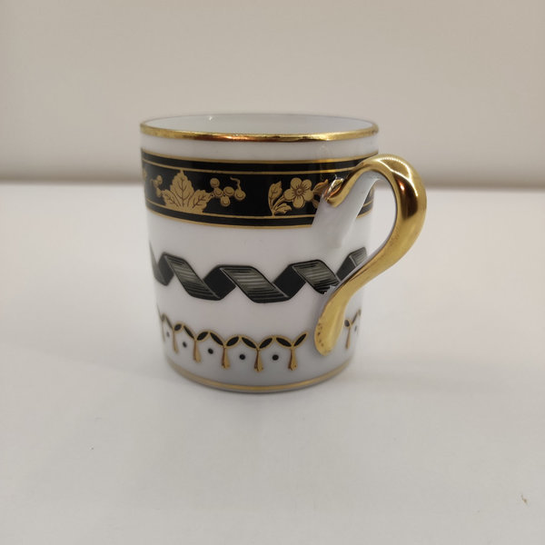 Espressotasse mit Untertasse Manufaktur Richard - Ginori in Weiß-Schwarz-Gold mit Goldstaffage